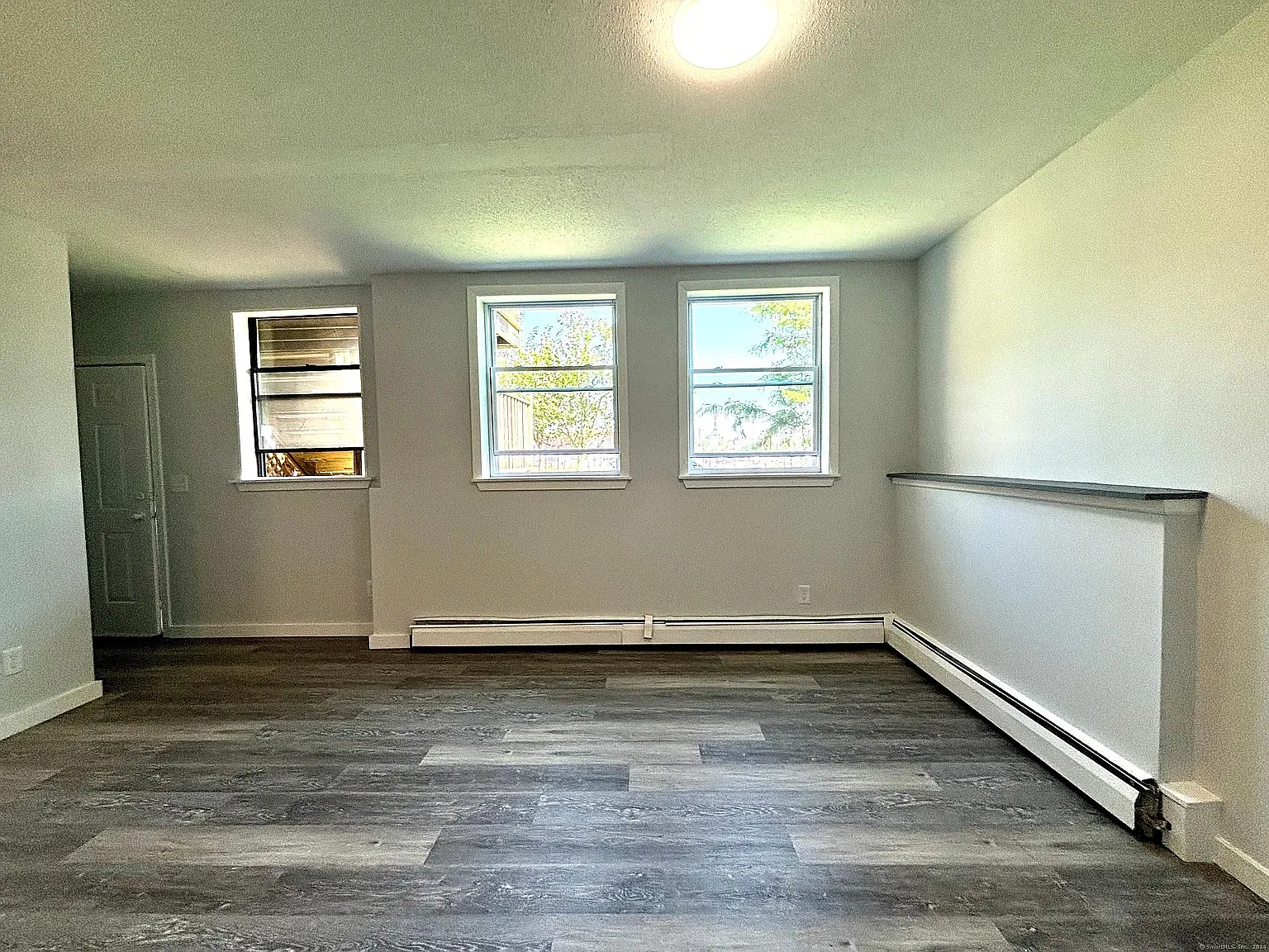 1 bed, 782 sqft, $1,350 — Photo 3