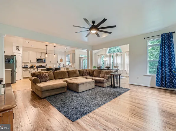 30 Shady Tree Ct, Delta, PA 17314