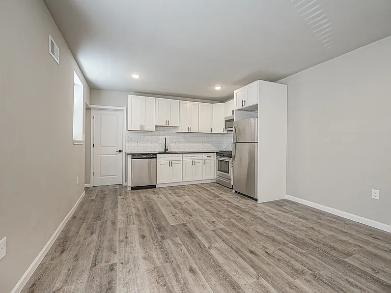 2114 Mifflin St #A — Photo 3