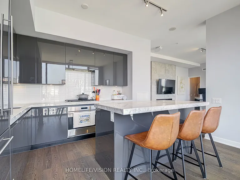629 King St W #Penthouse 1415 — Photo 15