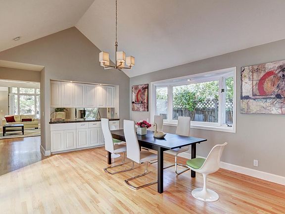 3rd image of 1328 Parkinson Ave
