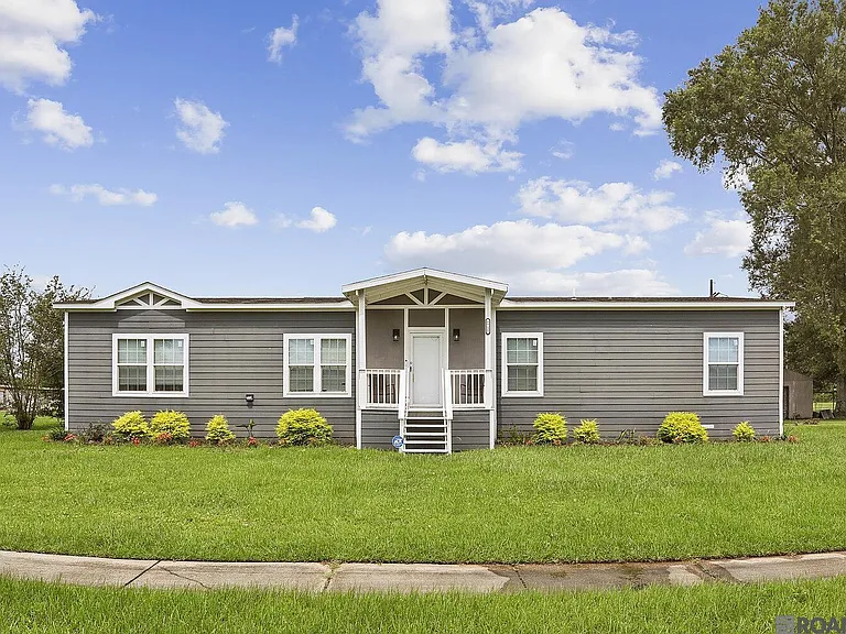 5711 Rollins Rd — Photo 2