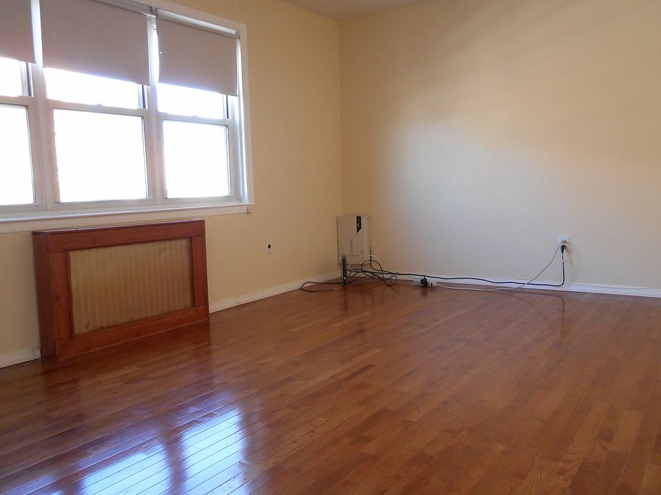 1st image of 10420 49th Ave