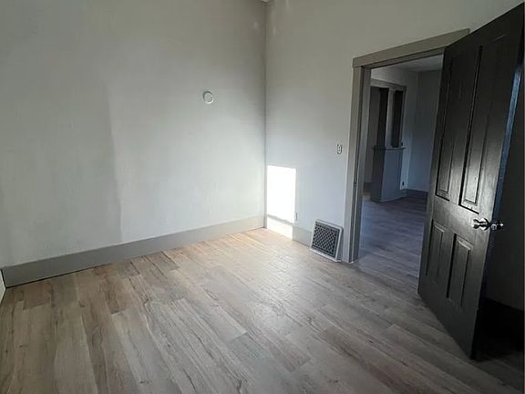 5th image of 1025-1027 Redfield St #1025