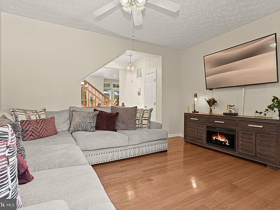 4th image of 8314 Pigeon Fork Ln #139R