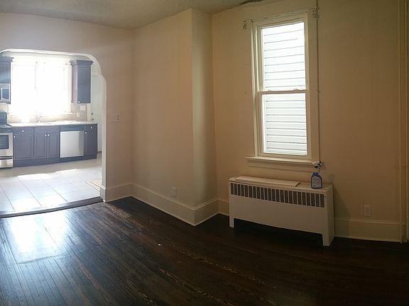 4th image of 344 Washington St