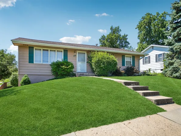 1007 W Iowa Ave, Indianola, IA 50125