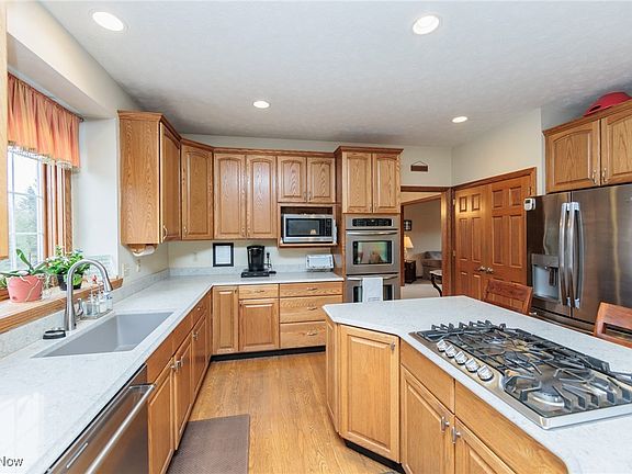 4th image of 4770 Valleybrook Dr