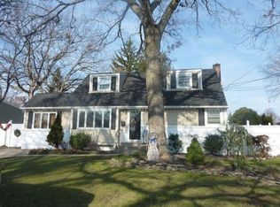 191 Walker St, West Babylon, NY 11704