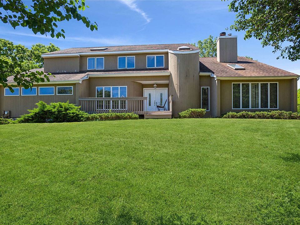 1st image of 4 Crystal Hill Ct