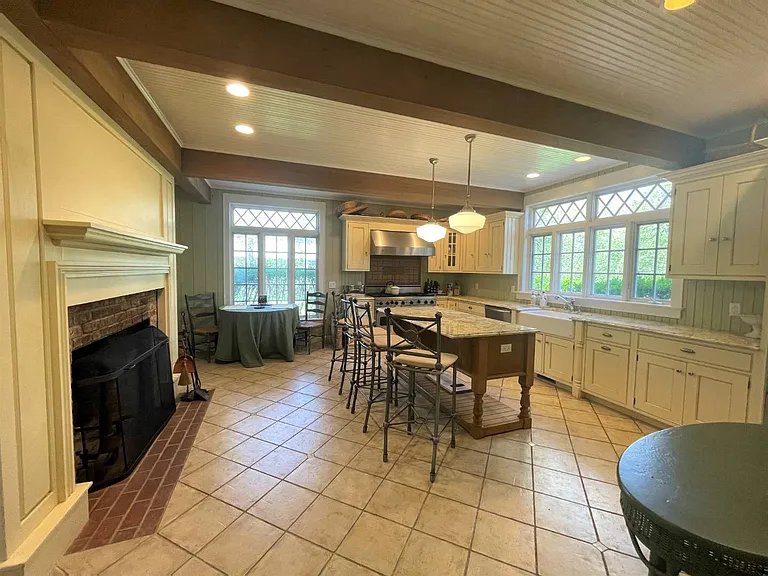 111 Cove Hollow Rd — Photo 13