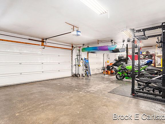 4th image of 11860 Deerfield Dr