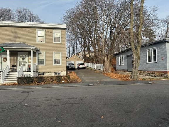 5th image of 105 111 Business St #4