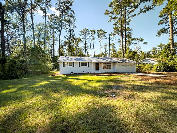 2nd image of 2214 Park Ln