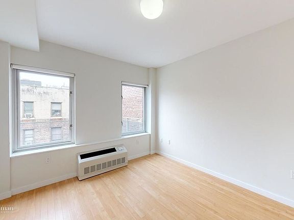 4th image of 4857 Broadway APT 6D
