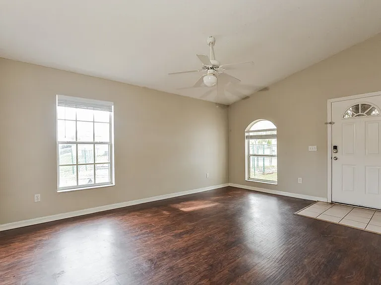 208 Diamond Ridge Blvd — Photo 3