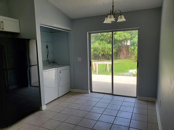 4th image of 12383 Antonio Cir