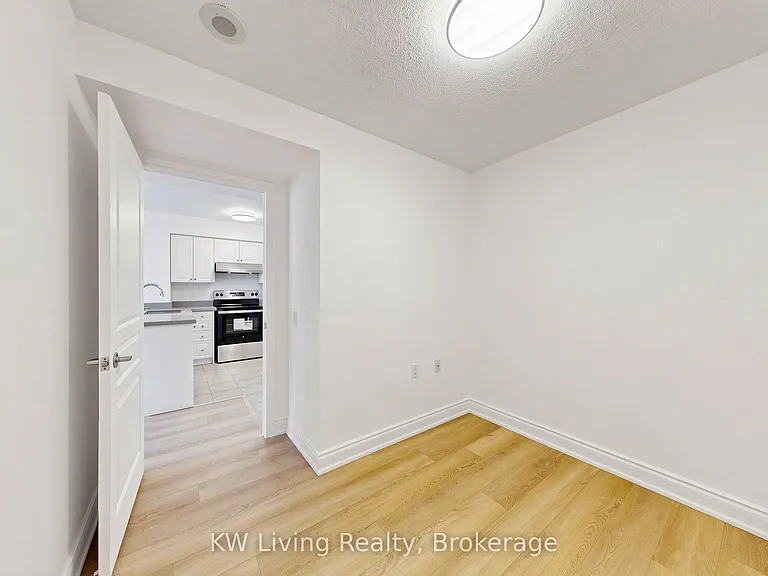 9017 Leslie St #903 — Photo 10