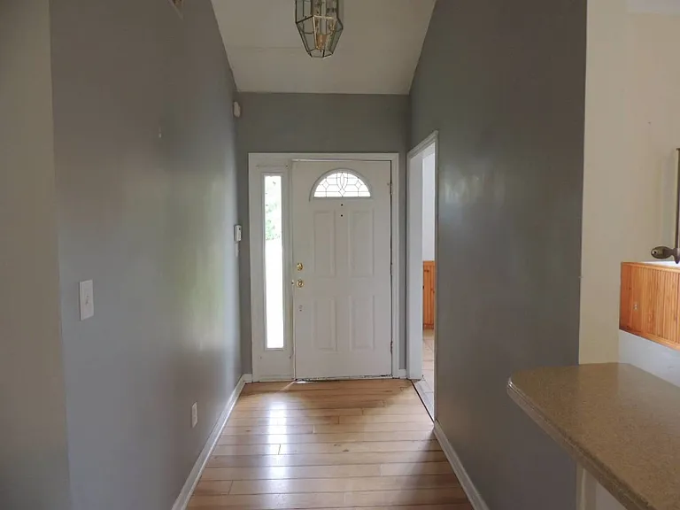 403 Jacqueline Dr — Photo 3