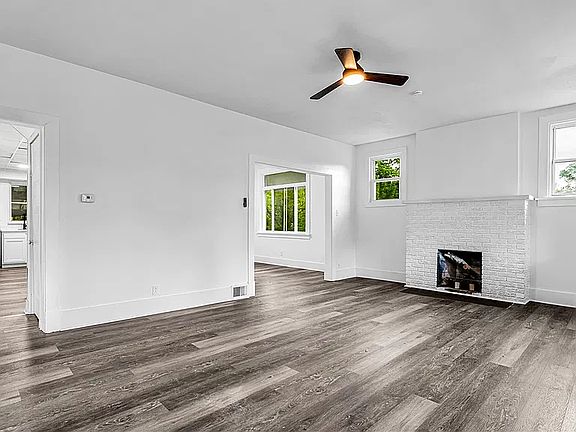 3rd image of 2123 Grandview Ave #1