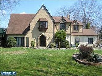 2nd image of 565 N Middletown Rd