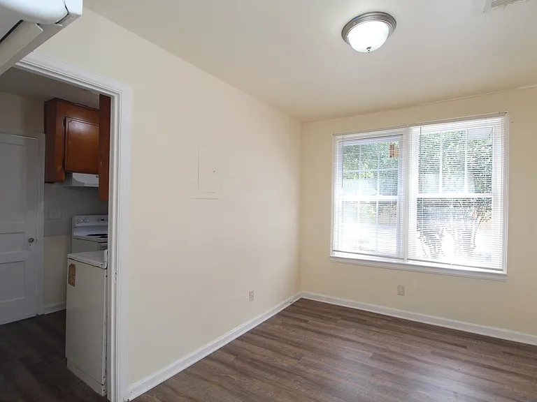 1218 N Kirk St — Photo 6