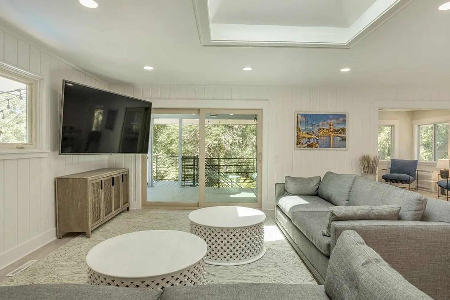 6 bed, 4.0 bath, $8,565 — Photo 1