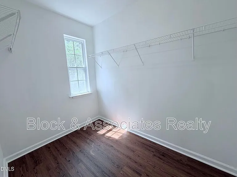 9915 Wasser Ct — Photo 12