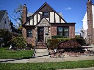 80 Midwood St, Valley Stream, NY 11580