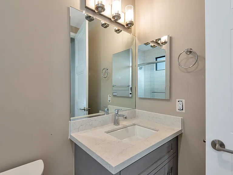 4525 N 40th St #6 — Photo 20