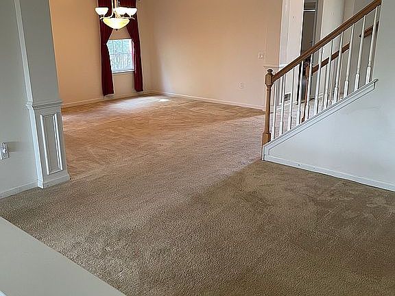 3rd image of 90 Glenmoor Cir