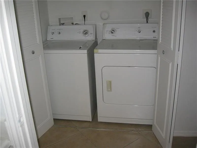 2 bed, 2.0 bath, 1256 sqft, $2,250 — Photo 4