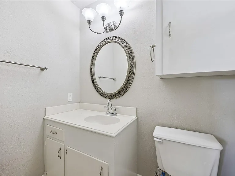 2431 Willowby Dr — Photo 12