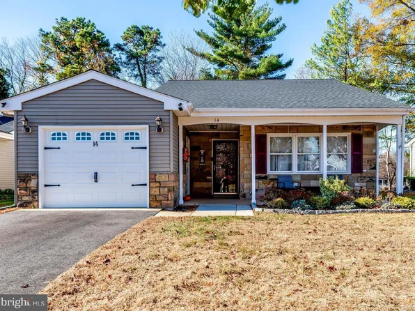 14 Chesterfield Ct, Southampton, NJ 08088