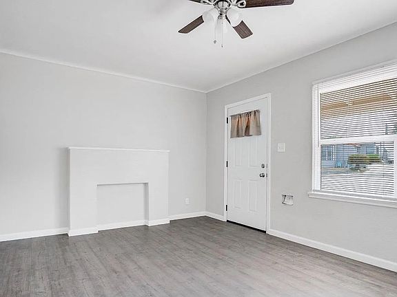 4th image of 702 Philippine St