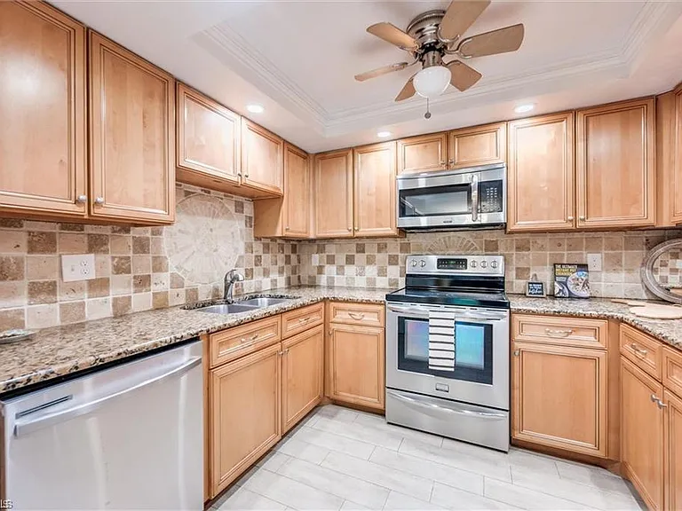 940 Augusta Blvd #D-939 — Photo 11