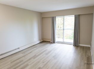 104 1st St E, Cochrane, AB T4C1Z3