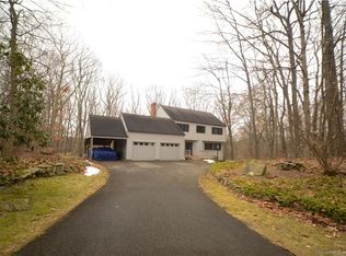 2 Waramaug Ln, New Milford, CT 06776
