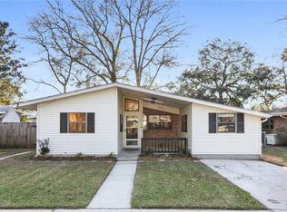 10612 Salem St, Harahan, LA 70123