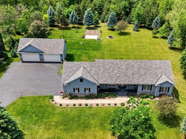 13420 Skyline Cir, Shakopee, MN 55379