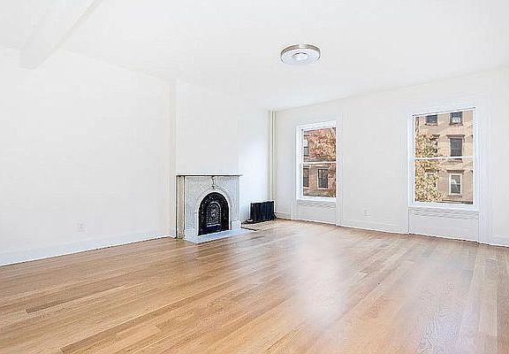 4th image of 164 Court St #2