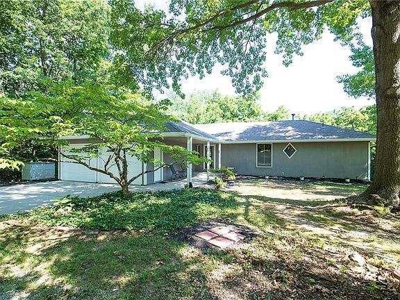 2nd image of 9819 Howard Rd