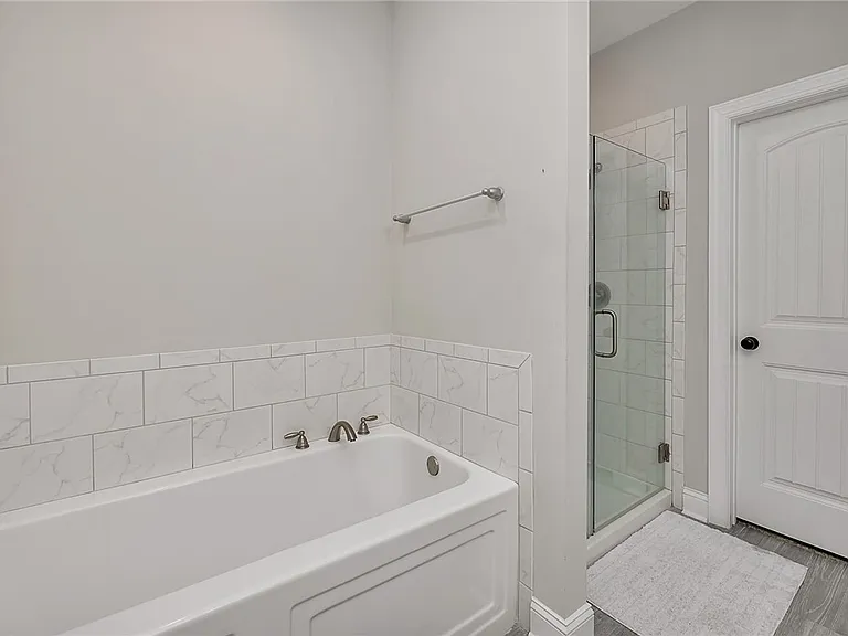 505 Mariners Cir — Photo 16
