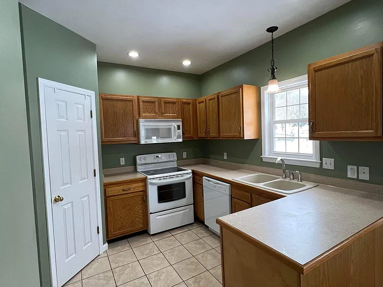 16750 Duncan Dr #16754 — Photo 8