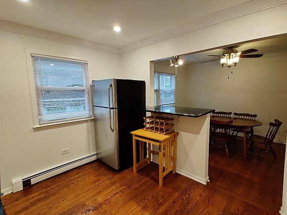 3rd image of 1511 W Birchwood Ave