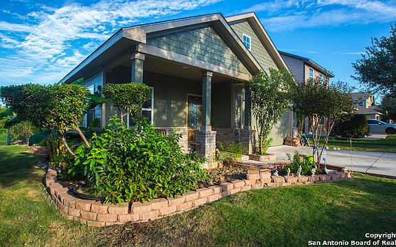 2nd image of 1218 Plaza Lake Dr
