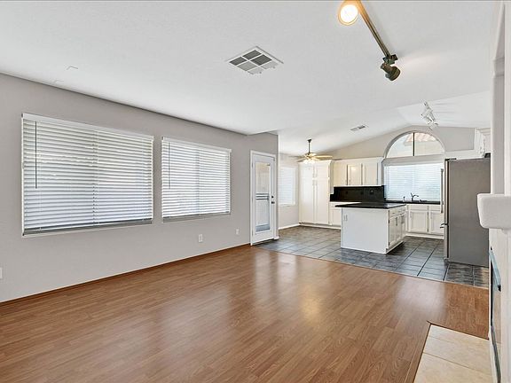 5th image of 1038 Twin Berry Ct