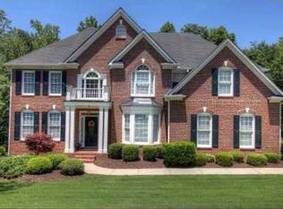 560 Sentry Ridge Xing, Suwanee, GA 30024