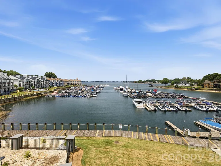 18883 Vineyard Point Ln — Photo 20