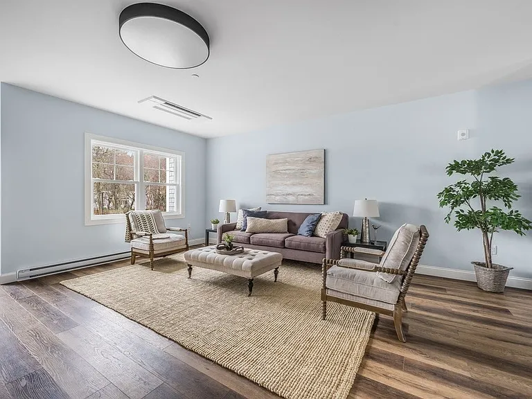 451 Essex St #2 — Photo 4